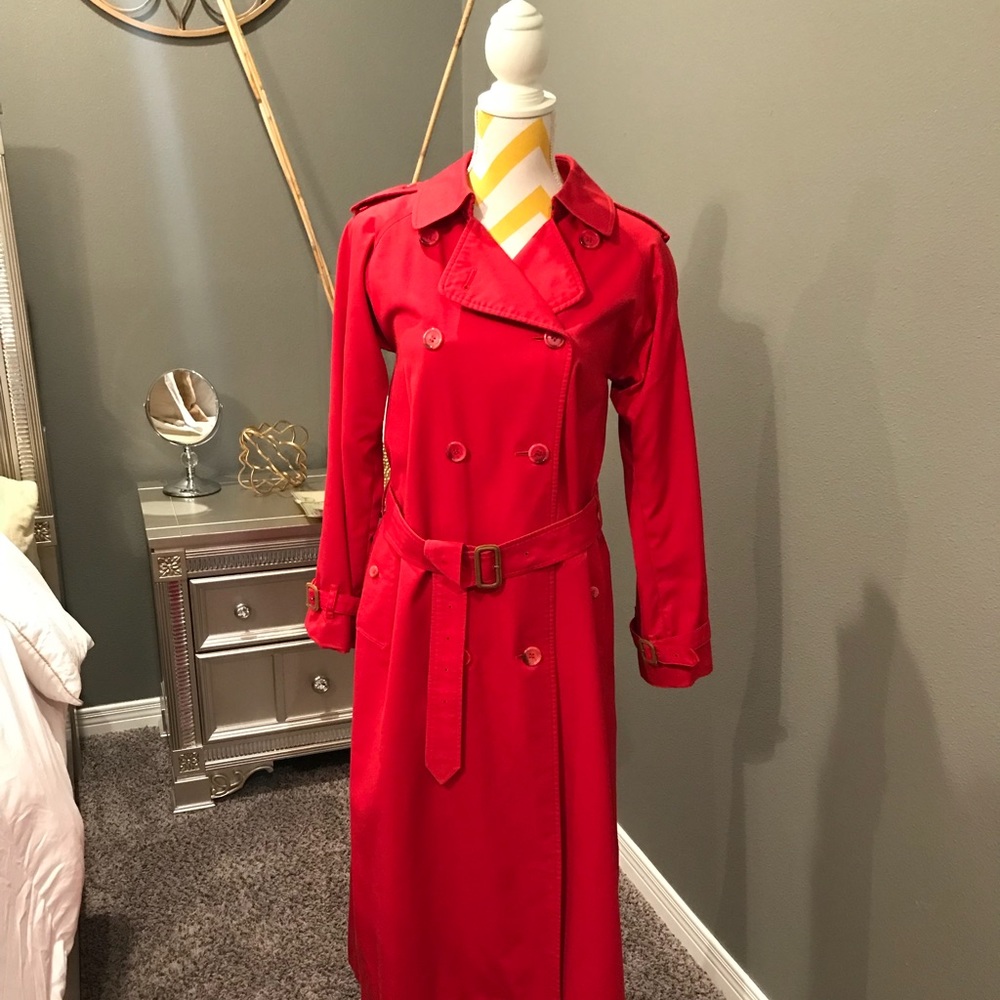 Burberry trench coat !!!